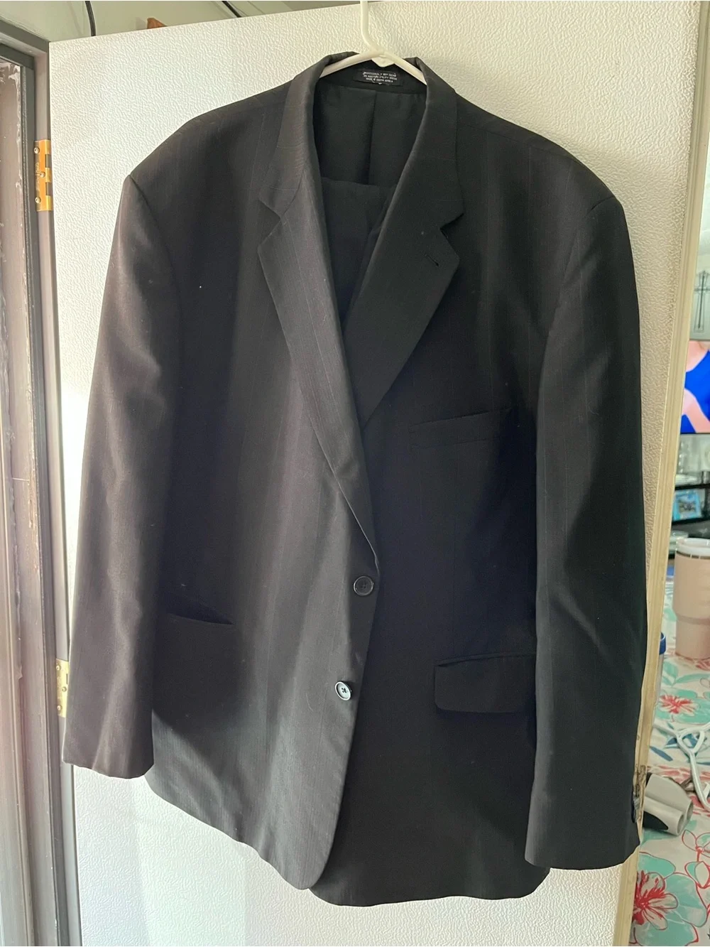 Men's Black Two-Button Notch Lapel Suit Jacket